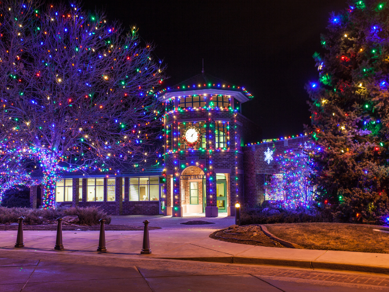 Commercial roofline and entryway holiday lighting